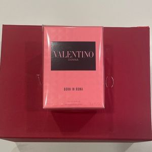 Valentino Born in Roma Perfume